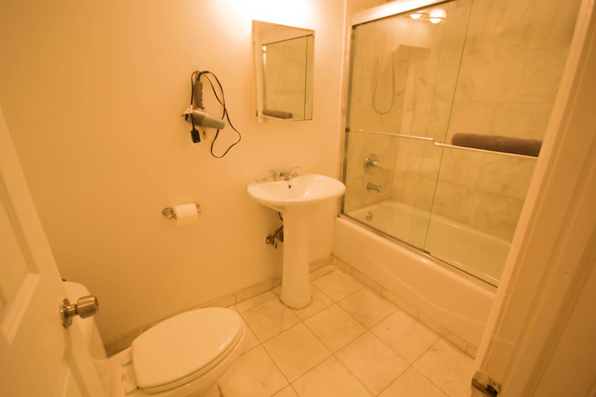 Studio Plus - One-Bedroom Apt New York Phòng bức ảnh